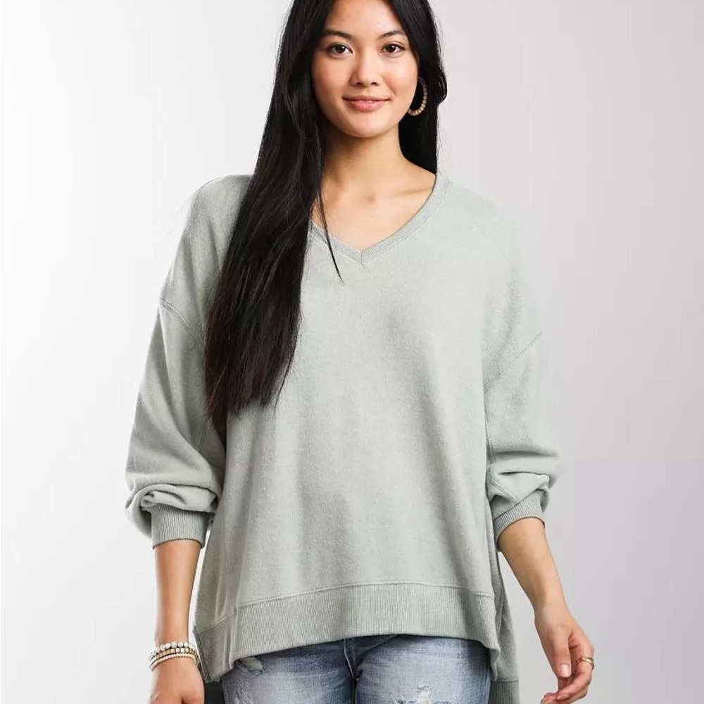 Cozy Aqua Stone Modern V-Neck Weekender